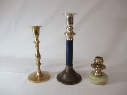 null Set of 3 silver-plated, brass, onyx and bronze candlesticks. Height: 8-21 cm...