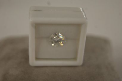 null Moissanite, 2 carats. With certificate.