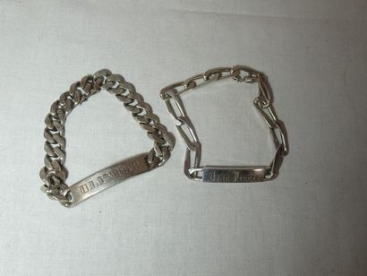 null Set of two silver curb chains, engraved "Jean-Pierre" and "Olivier". Weight...