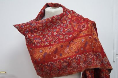 null INDIA Red wool shawl with flower design. 200 x 73 cm Brand new.