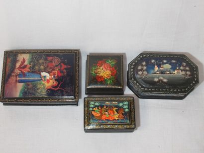 null RUSSIA Set of 4 small lacquered wooden boxes. 7-13 cm