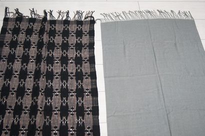 null Lot de 2 étoles, une en laine (170 x 63 cm), l'autre en cachemire (178 x 62...
