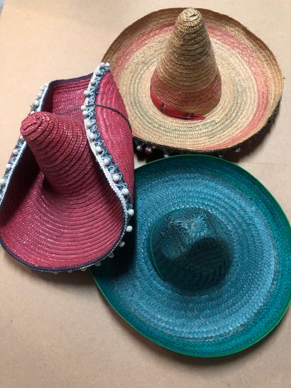 null Trois sombreros mexicains en paille tressée D50-55cm