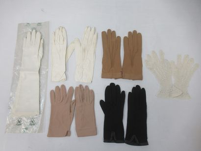 null Lot de 6 paires de gants en coton, dentelle, chevreau… Dont Néret. (trous, taches,...