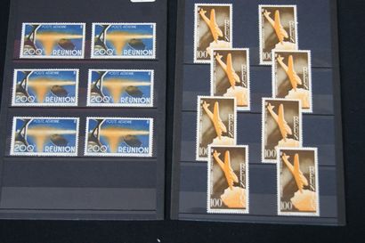 null REUNION Lot de 14 timbres n°43/44. P.A. Neufs, premier choix. Cote : 324 eu...