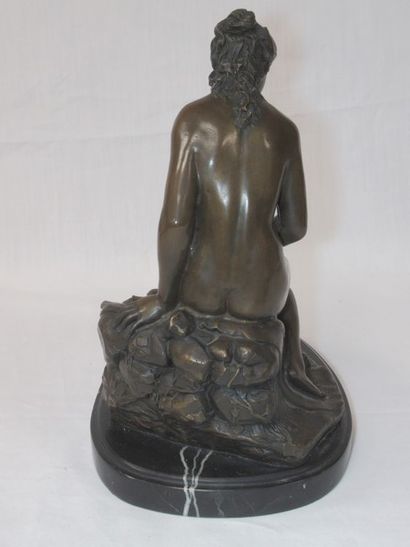 null D'après C. ALLEGRAIN "Baigneuse" Sculpture en bronze. Fonte Xxe. Socle en mabre....