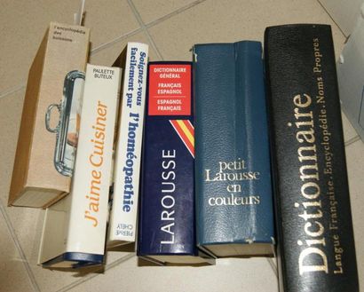 null Lot de livres: l'Encyclopédie des boissons, J'aime cuisiner, L'homéopathie,...