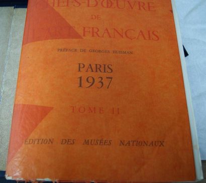 null Lot de deux livres: Description de la ville et des faubourgs de Paris, fac similé...