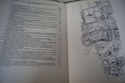 null Lot de deux livres: Description de la ville et des faubourgs de Paris, fac similé...