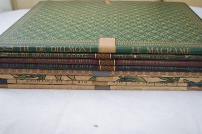 null Ensemble d'ouvrages sur la broderie. Dornach (Alsace), Editions Th de Dillemont....