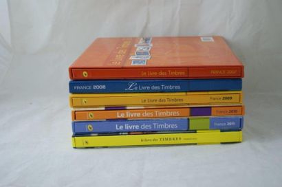 null LA POSTE - LE LIVRE des TIMBRES de l'ANNÉE. 6 volumes dans leurs cartonnages:...