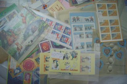 France Fort lot de timbres, en vrac, oblitérés ou non. Dont colonies françaises.