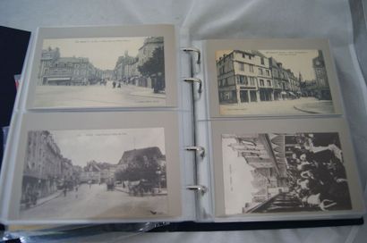 null Ensemble de deux albums de cartes postales sur la Bretagne (environ 200): -...