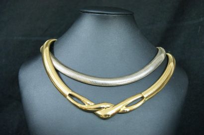 null Lot de bijoux fantaisie, composé de 5 colliers en métal doré