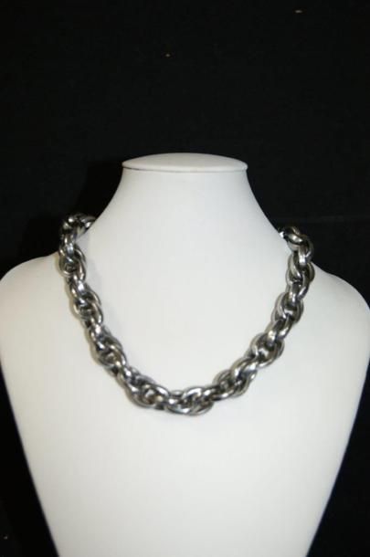 null Lot de bijoux fantaisie : collier Art nouveau en métal argenté, 2 colliers en...