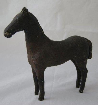 ASIE Cheval en bronze. Haut.: 18,5 cm Long.: 18 cm