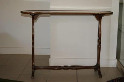 null Petite table rognon en bois naturel. Haut.: 68 cm Long.: 94 cm Prof.: 29 cm