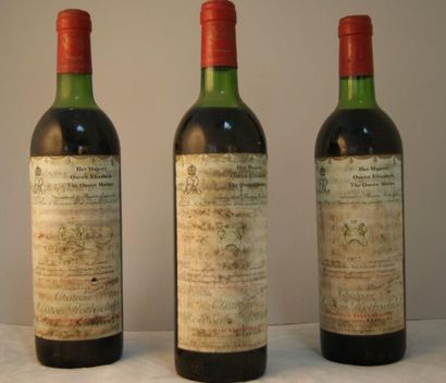 null 3 bouteilles de Château Monton Rothschild, 1977, "Queen Elisabeth". ES, 1 LB,...