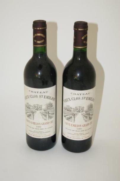 null 2 bouteilles de Château Vieux Clos Saint Emilion, 1989. (étiquettes légèrement...