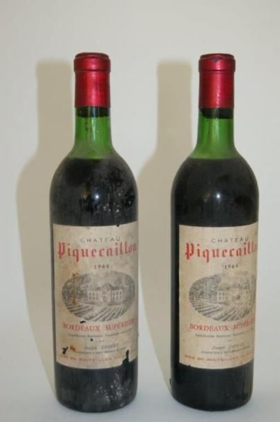 null 2 bouteilles de Château Piquecaillou, 1964. Joseph Drouet. (étiquettes sales...