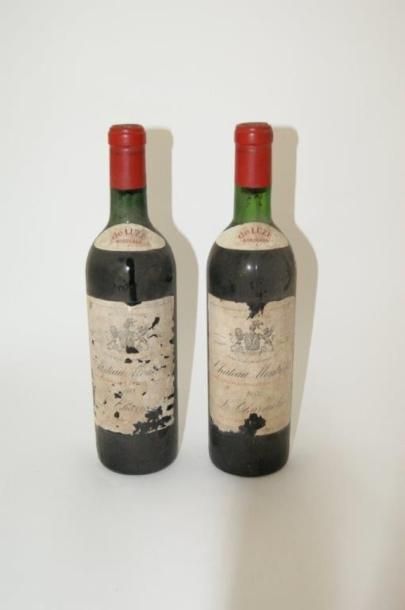 null 2 bouteilles de Château Montrose. 1967. Saint Estèphe. L Charmolüe. (étiquettes...