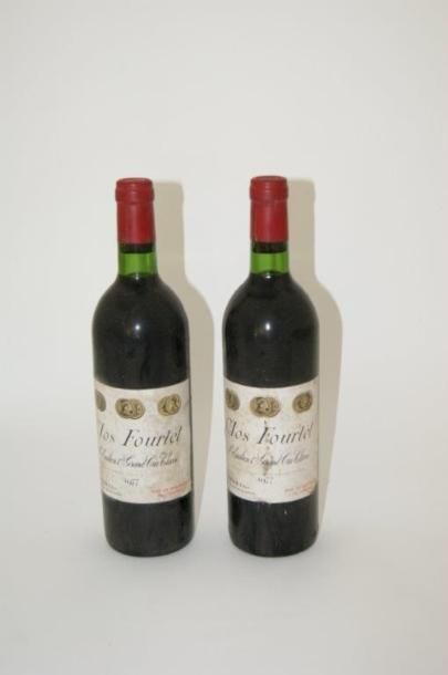 null 2 bouteilles de Clos Fourtet. 1977. Saint Emilion 1er Grand cru classé. (étiquettes...