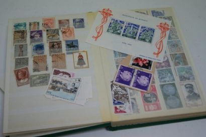 null Album de timbres oblitérés ou non. Monaco, France, Japon, Pologne, ...