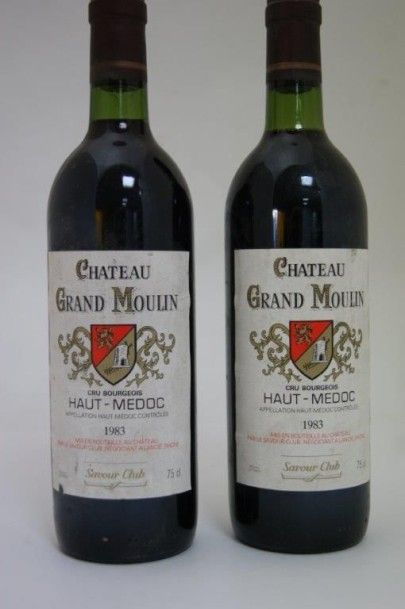 null 2 bouteilles Château Grand Moulin, Haut Médoc, 1983. Savour Club. (étiquettes...