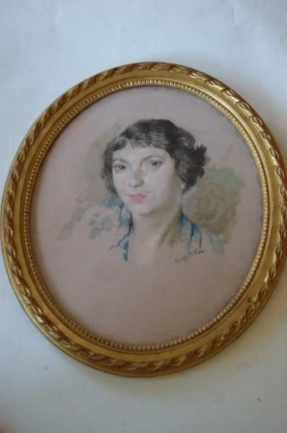 null Joseph PILLON Portrait de femme. Pastel ovale. Haut.: 64 cm Cadre en bois stuqué...
