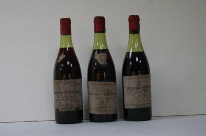 null 3 bouteilles de Chassagne-Montrachet, 1969 pour l'une (étiquettes sales, niveau...
