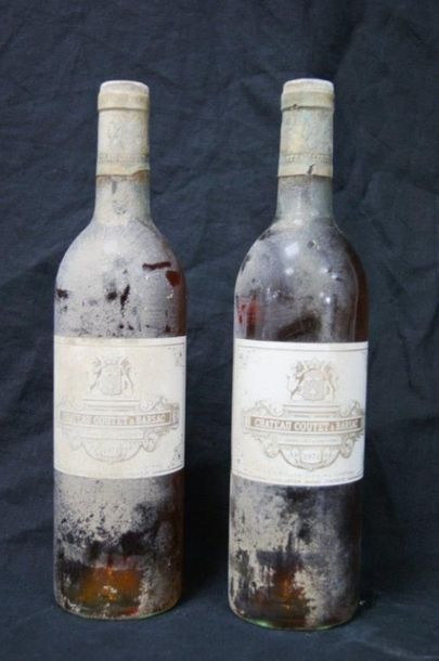 null 2 bouteilles de château Coutet à Barsac, 1er Cru Sauternes, 1974. (étiquettes...