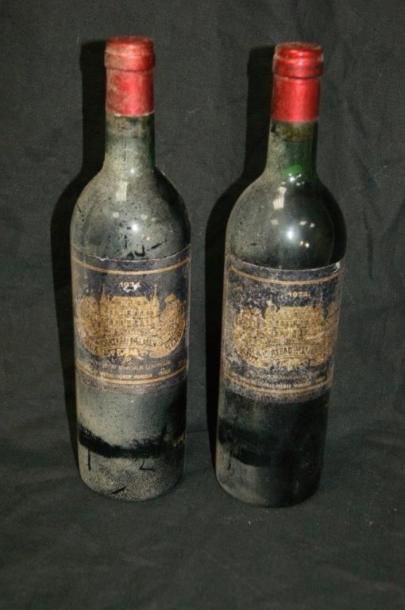 null 2 bouteilles de Margaux, Château Palmer, 1974. (étiquettes sales, légèrement...