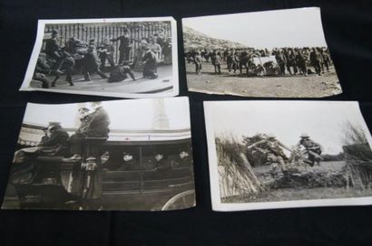 null 23 photographies figurant des Soldats
170 x215 mm (20); 215x170 mm (3)
tampons...