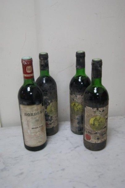 null 3 bouteilles de LALANDES DE POMEROL , CHATEAU MOULIN D'OR 1973 . On y joint...