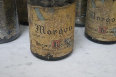 null 5 bouteilles de MORGON 1961 ( étiquettes très sales et abimées)
