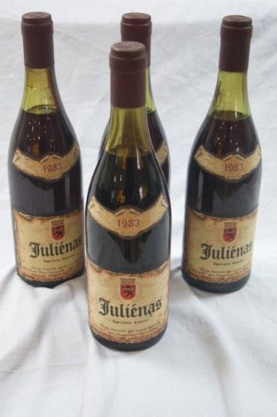 null 4 bouteilles de Juliénas, 1983.