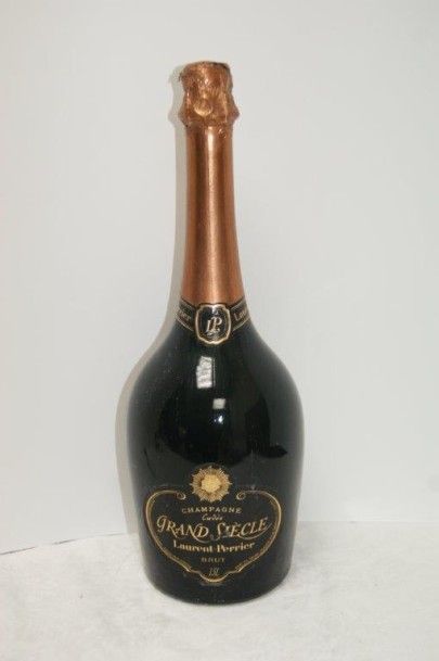 null Magnum de champagne Laurent-Perrier Cuvée Grand Siècle.