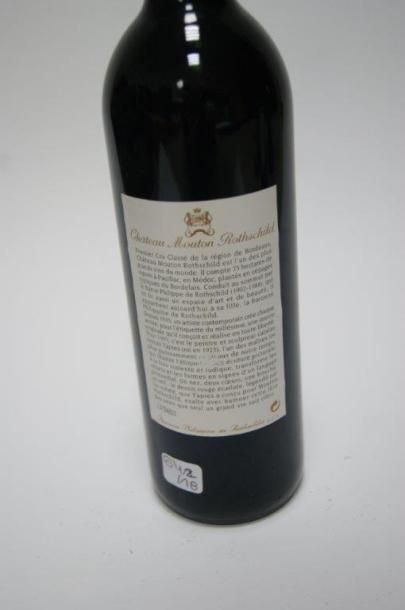 null 1 bouteille de Pauillac, Château Mouton Rothschild, 1995. Bouteille décorée...