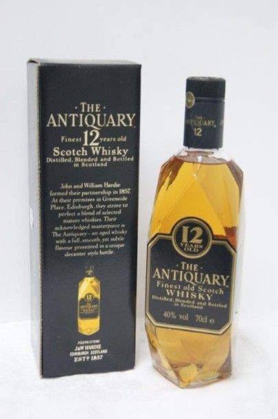 null Whisky The Antiquary 12 ans d'âge. Dans sa boîte.