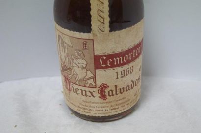 null 1 bouteille de Vieux Calvados Lemorton 1968.