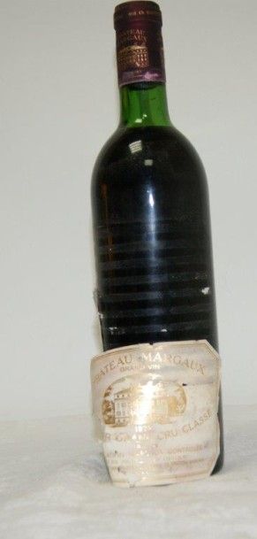 null 1 bouteille de Chateau Margaux premier grand cru classé , 1972.Etiquette très...
