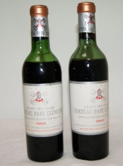 null 2 demi-bouteilles de CHATEAU PAPE CLEMENT 1969 ( 37 cl)