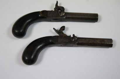 null Paire de pistolets de voyage. France ou Belgique, vers 1840. (un ressort ac...