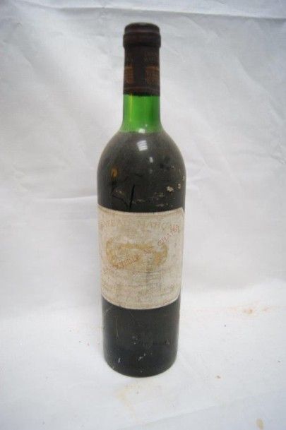 null 1 bouteille de château Margaux, 1977. (étiquette sale)