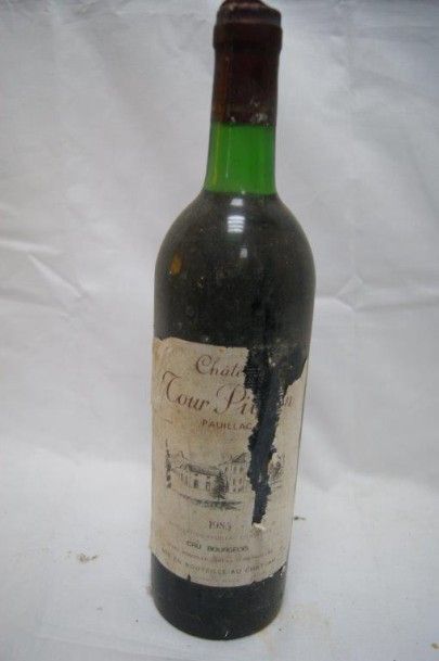null 1 bouteille de château La Tour Pibran, 1985. Etiquette sale et abîmée.