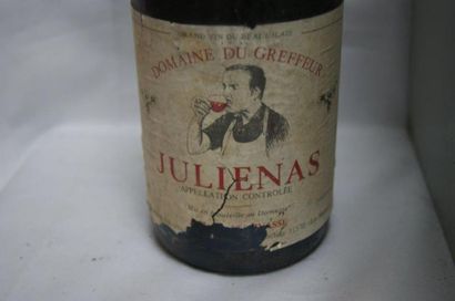 null 1 bouteille de Juliénas, 1985. Etiquette sale et abîmée.