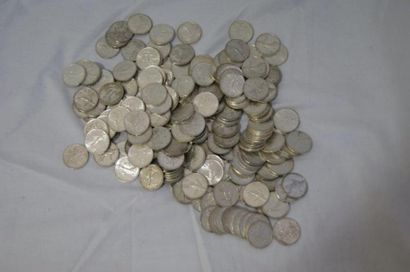 null Important lot de pièces de 5 francs "Semeuse" (de 1960-64). Poids : 2,226 kg...