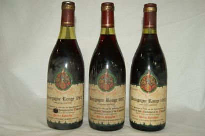 null 3 bouteilles de Bourgogne Rouge, Pierre Laforest, 1982.