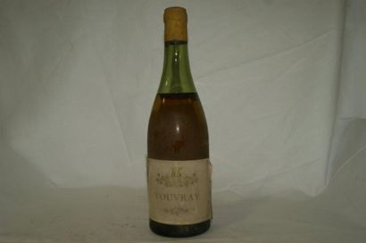 null 1 bouteille de Vouvray Blanc. (étiquette légèrement sale, niveau LB)