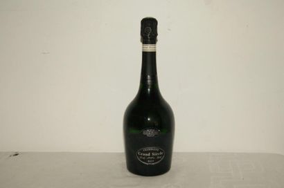 null 1 bouteille de champagne Laurent Perrier, cuvée "Grand Siècle". (étiquette légèrement...